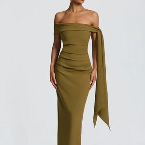Chic Strapless Olive Dress